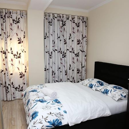 Ergi'S Host Apartment Tiranë Ngoại thất bức ảnh
