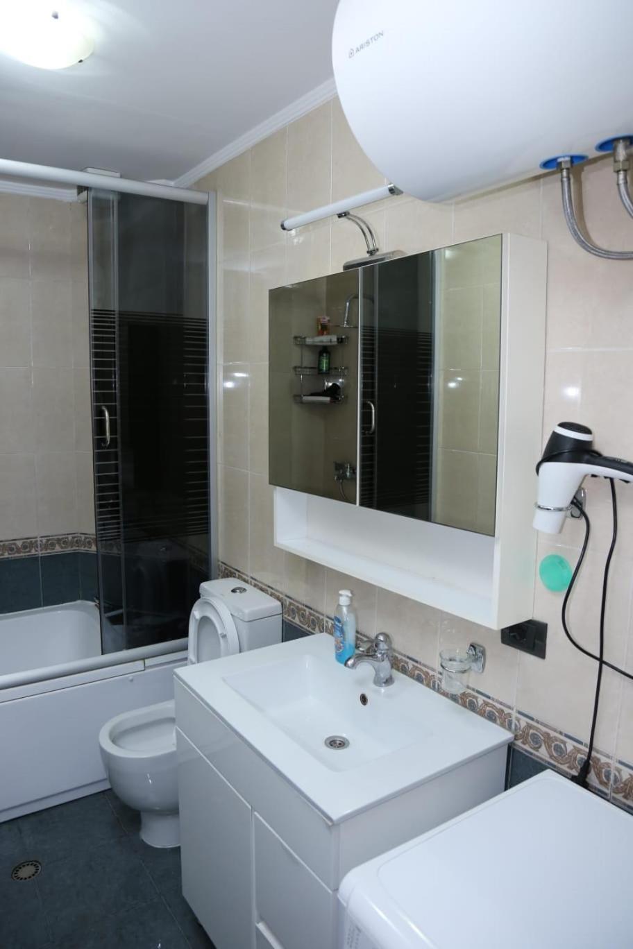 Ergi'S Host Apartment Tiranë Ngoại thất bức ảnh